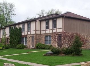 1505 Indiana St APT A, Saint Charles, IL 60174