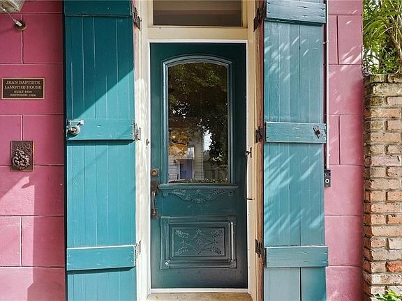 3rd image of 621 Mandeville St