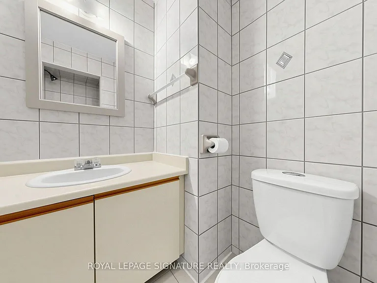 1634 Fairfield Cres #MAIN — Photo 20