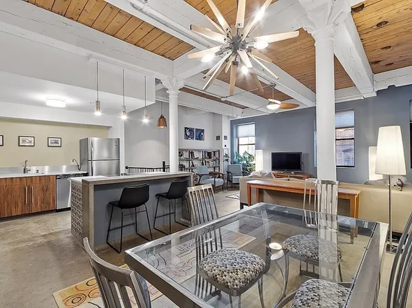 172 Middle St APT 102, Lowell, MA 01852