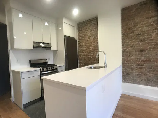 Rented by Bohemia Realty Group | media 29