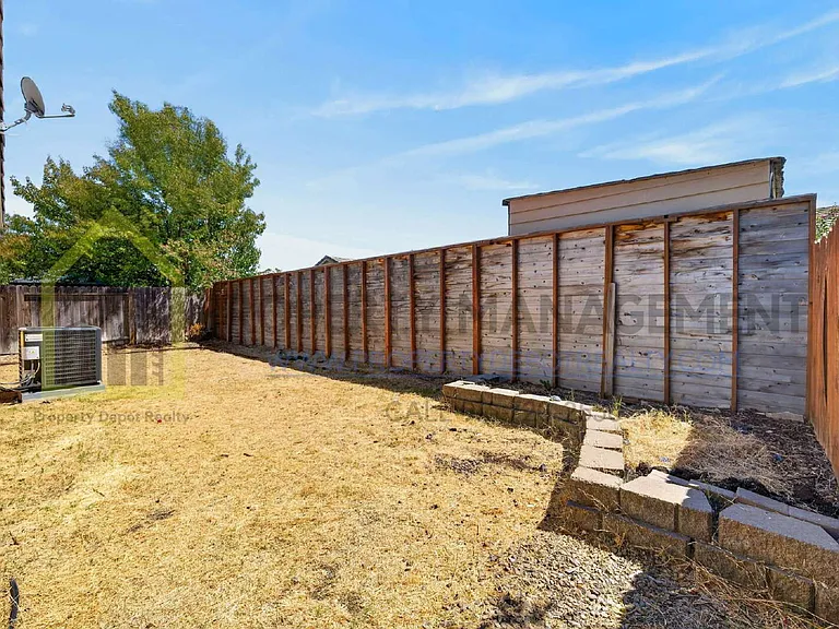 1570 Charm Way — Photo 53