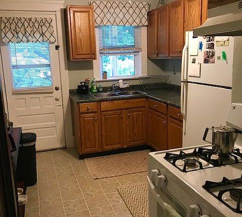 4th image of 1472 Lakewood Ave APT 4