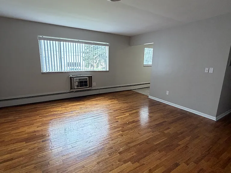 740 Edgemont Blvd #8 — Photo 2
