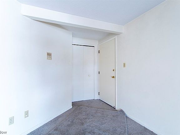 3rd image of 9600 Cove Dr Unit B9