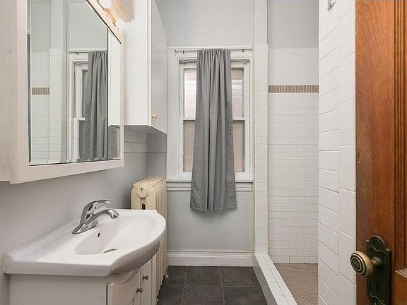 2nd image of 3101 Humboldt Ave S APT 2