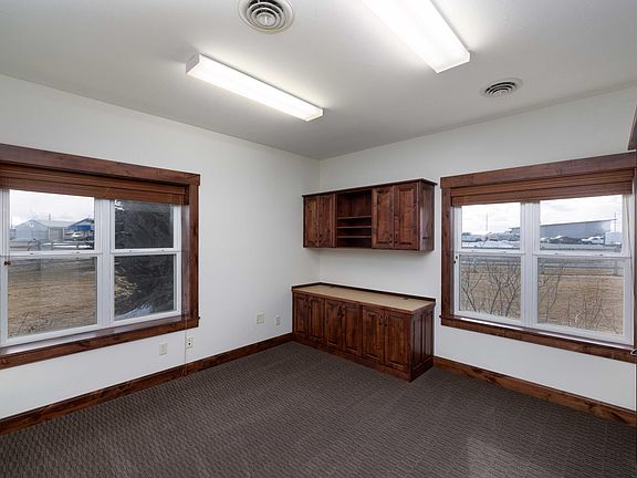 5th image of 379 Briar Pl #1