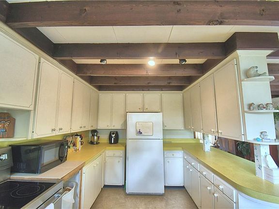 5th image of 1904 S Shady Ln
