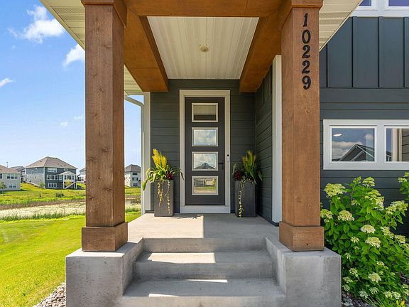 3rd image of 10229 Queensland Ln N