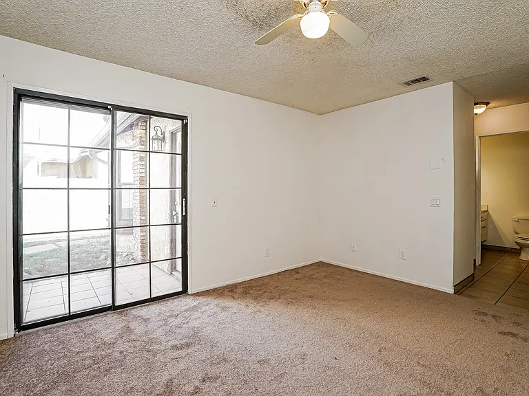 1138 E Avenue R7 — Photo 12
