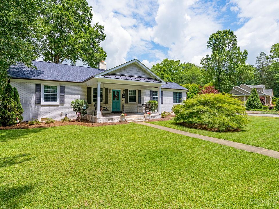 1st image of 962 Myrtle Dr
