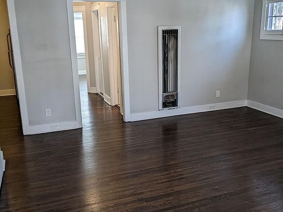 3rd image of 1002 E 1st St #1002