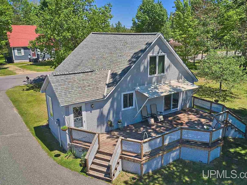 8065E8065 Jingle Bell Ln, Munising, MI 49862 Zillow