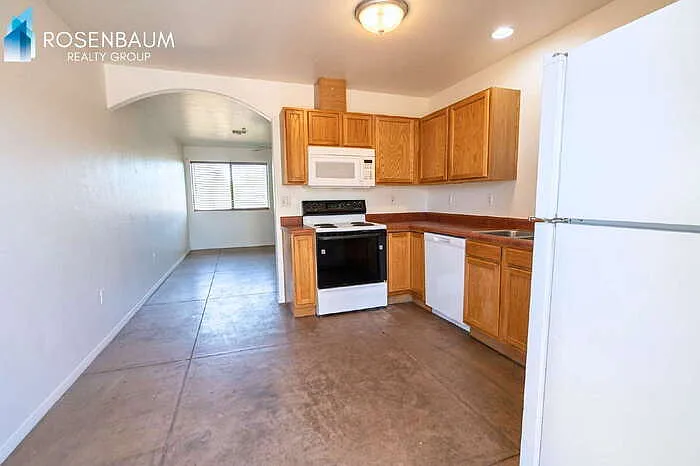 5636 E 26th St #3 — Photo 3
