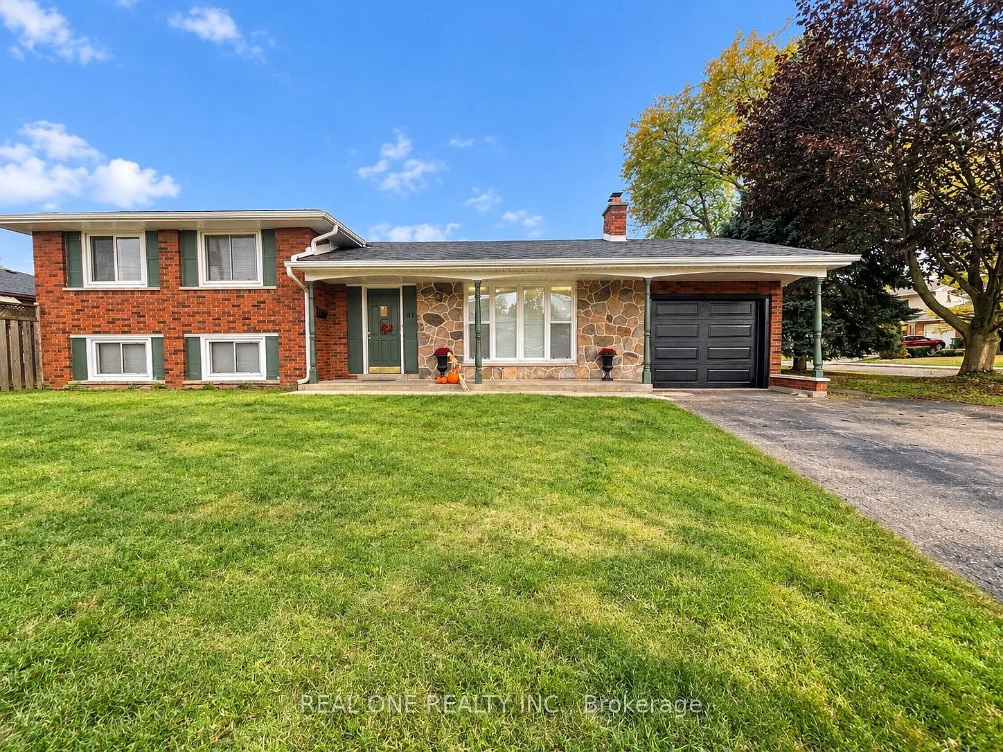 3 bed, $2,500 — Photo 1