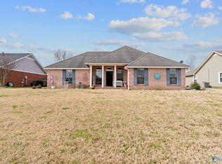 1733 Nottingham Dr SW, Decatur, AL 35603