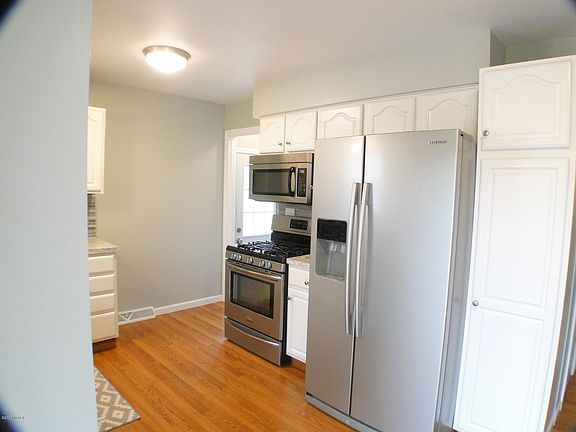 5th image of 1280 Beckwith Ave NE