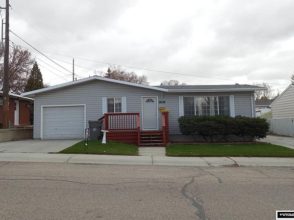 4th image of 211 Agate St