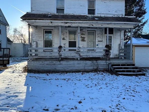 409 College Ave, Dixon, IL 61021