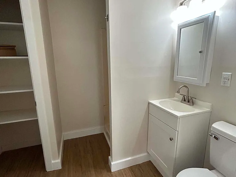 829 Main St #C — Photo 6