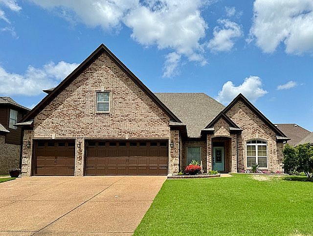 1st image of 305 Running Brook Ln
