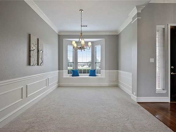 5th image of 2702 Mary Ct