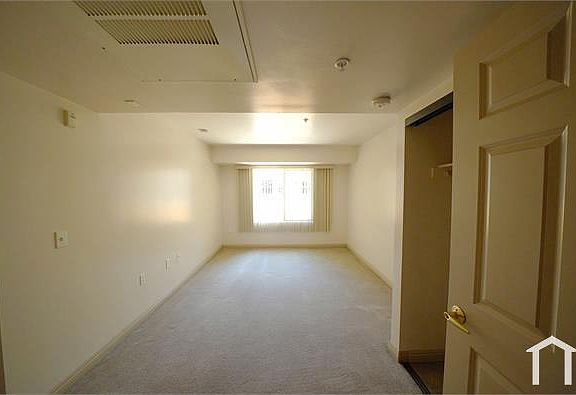 4th image of 2455 Colorado Blvd