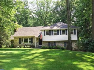 1018 Millstream Dr, Malvern, PA 19355