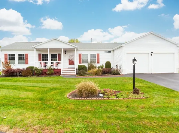 62 Fieldstone Cir, Bridgewater, MA 02324