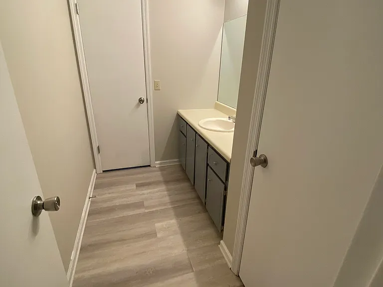 105 Maid Marian Ct — Photo 20