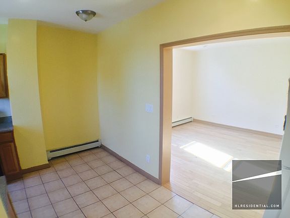 4th image of 3149 14th St #2