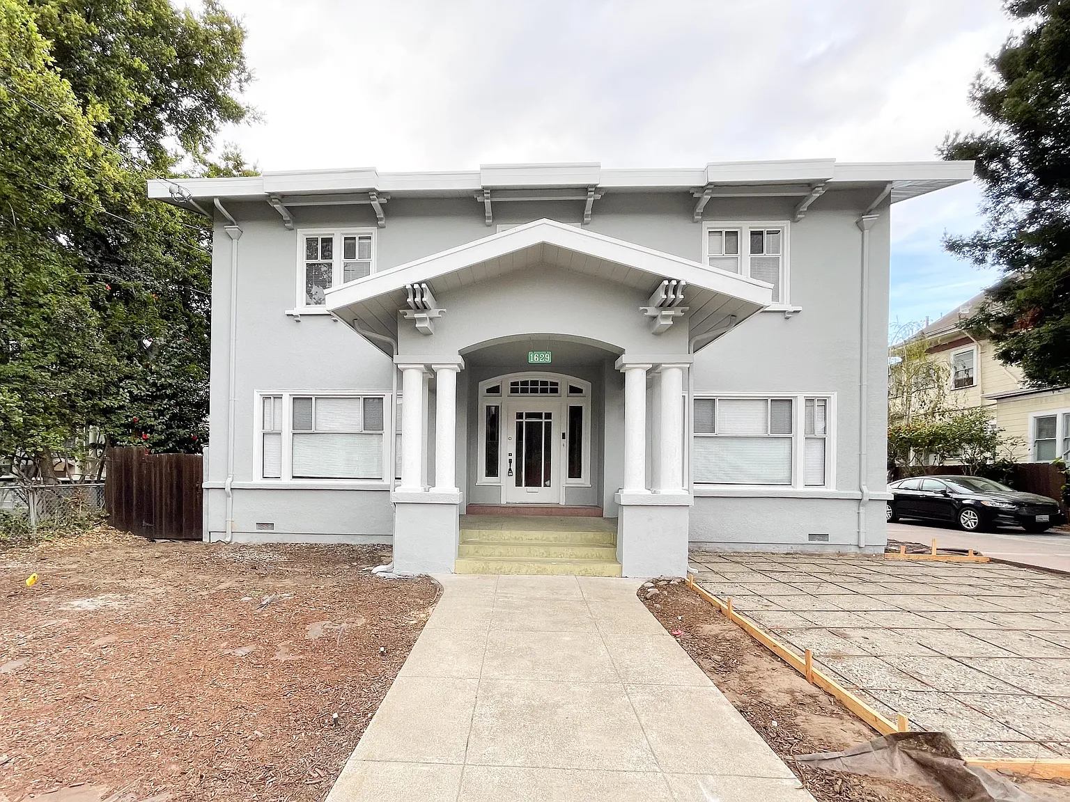 4 bed, 2.5 bath, 2130 sqft, $5,600 — Photo 1