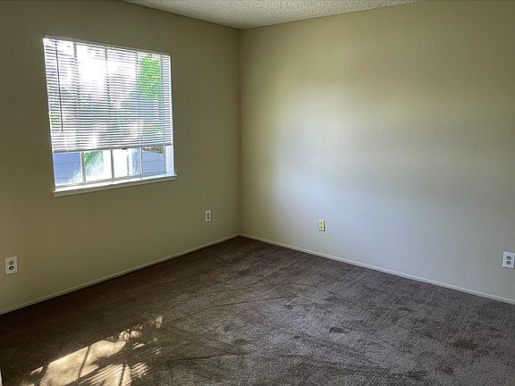2nd image of 3217 Groth Ct