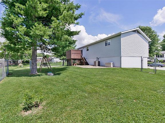 3rd image of 200 Saint Charles Dr