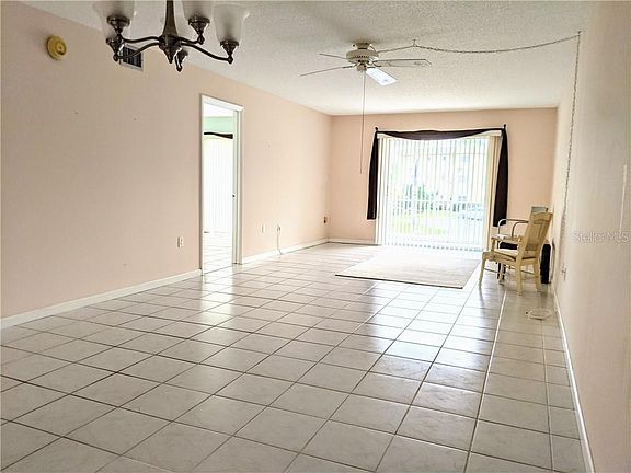 5th image of 4145 Heron Way #E208