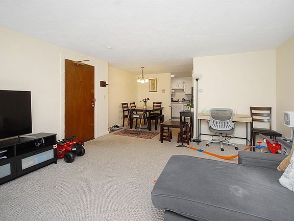 5th image of 773 Massachusetts Ave APT B9