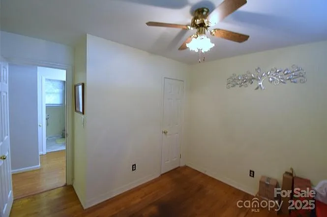 615 E Maple Ave — Photo 6