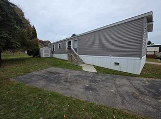 3 Bed 2 Bath Single Section plan