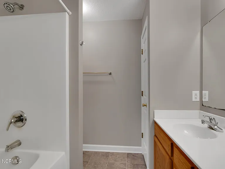802 Springwood Dr — Photo 9