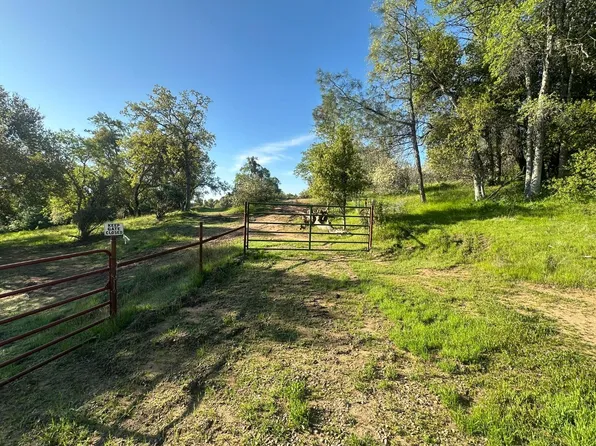 34395 Old Hickory Ln, Coarsegold, CA 93614
