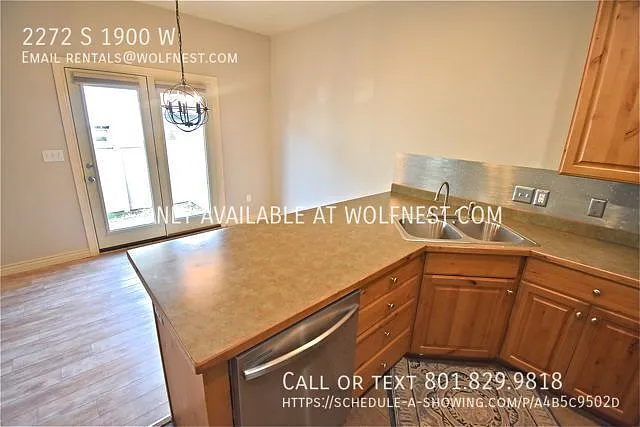 2272 S 1900 W — Photo 11