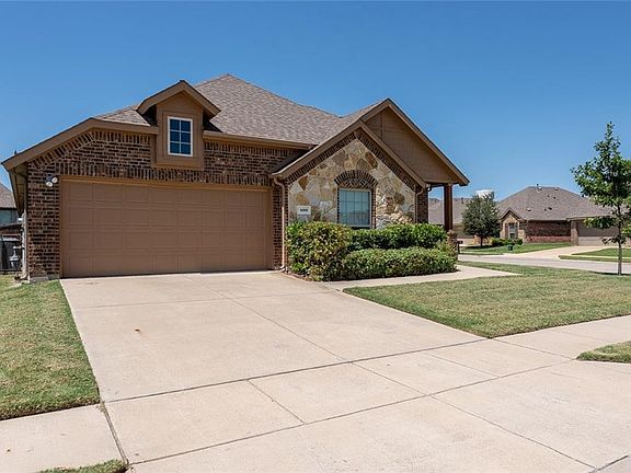 2nd image of 499 Oak Hills Ln