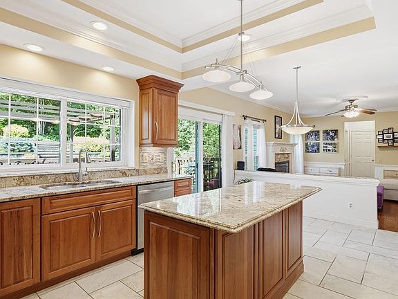 5th image of 13176 Oak Farm Dr