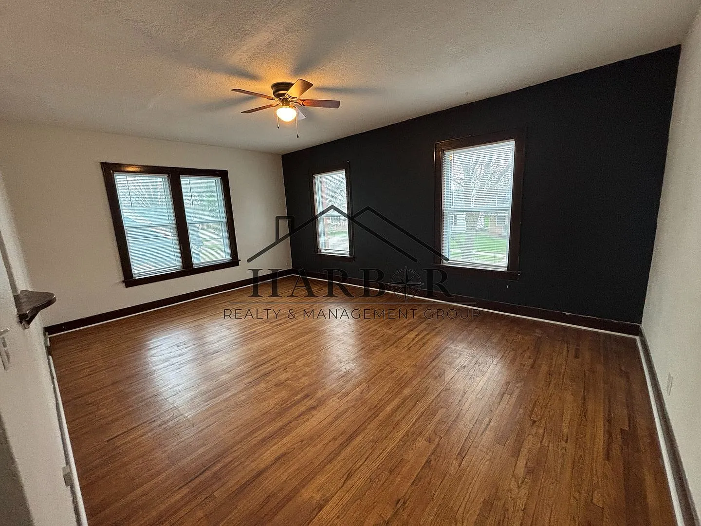 1215 Saint John Ave Unit 3 — Photo 2