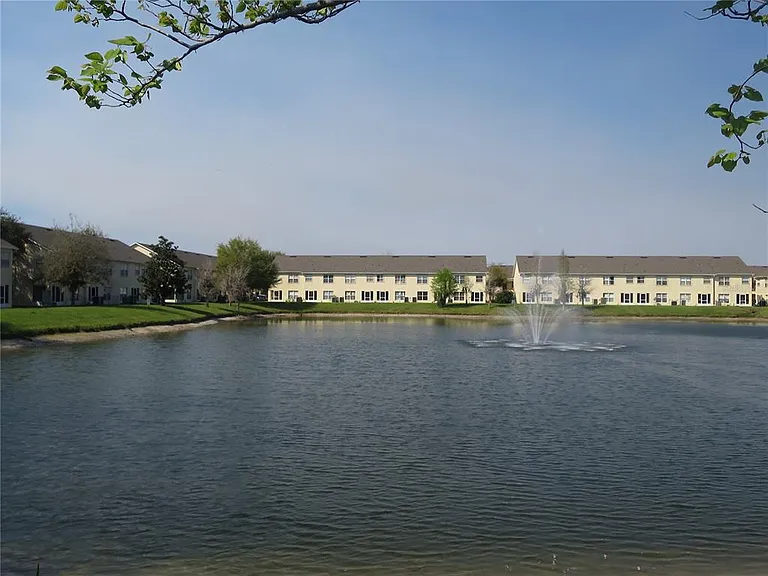 2806 Club Cortile Cir #B — Photo 2