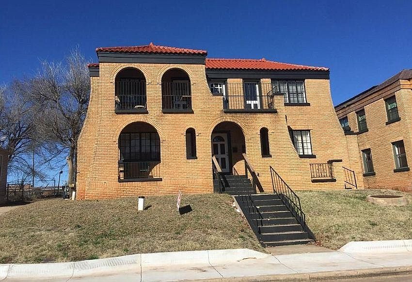 1st image of 1009 NE 21st St APT C