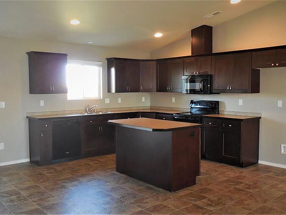 4th image of 3206 Luna Dr