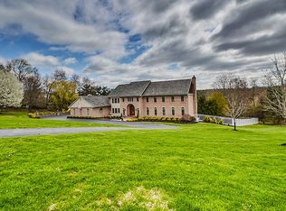 1 Crows Nest Cir, West Chester, PA 19382