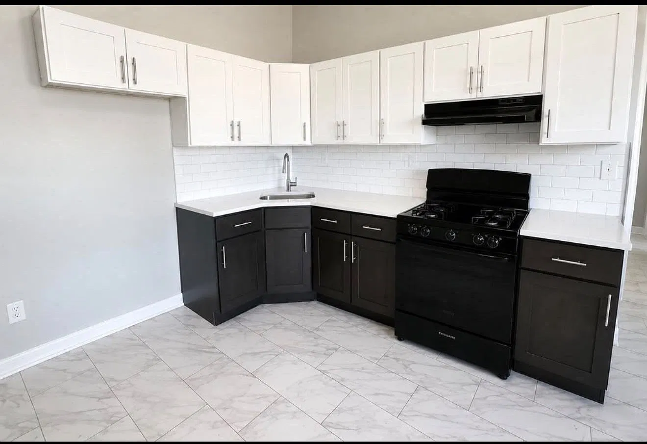 4 bed, $2,395 — Photo 1
