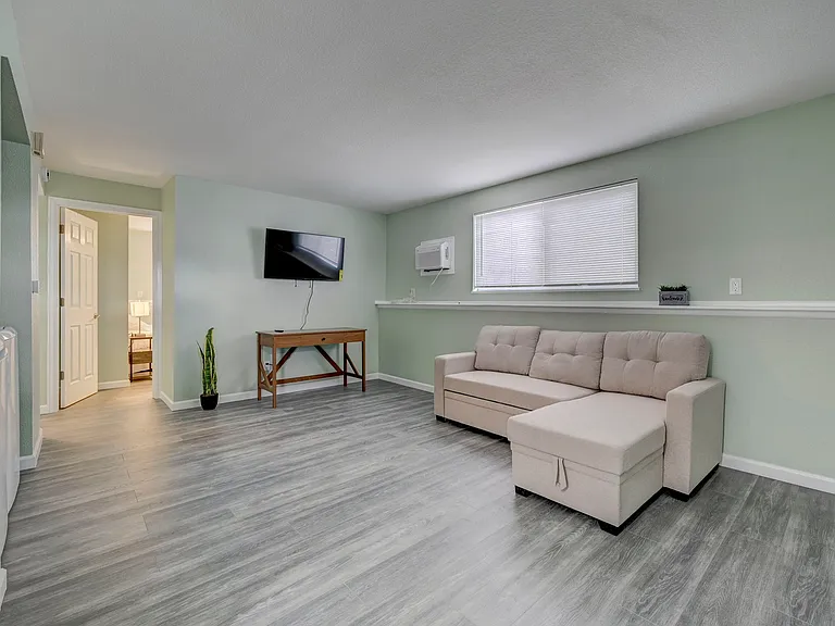 Western Dr — Photo 9
